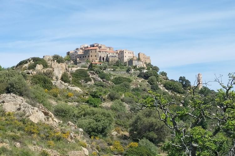 the villages of the Balagne and Sant'Antonino on a tour with a vtc driver from Bastia