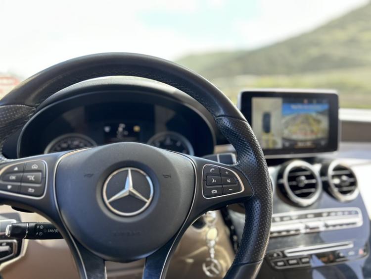 Innenansicht der Mercedes-Limousine eines VTC in Bastia