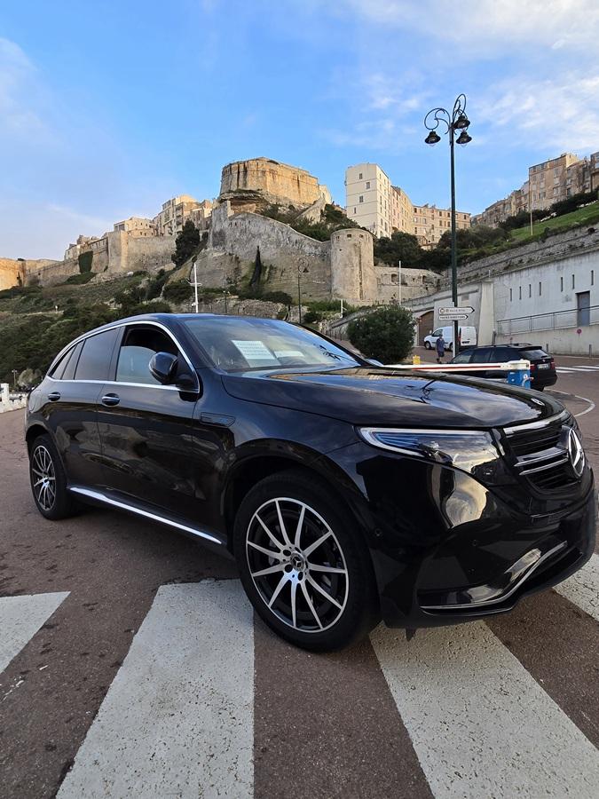 Mercedes-Limousine am Hafen von Bonifacio für einen privaten VTC-Transfer nach Figari Sud Corse