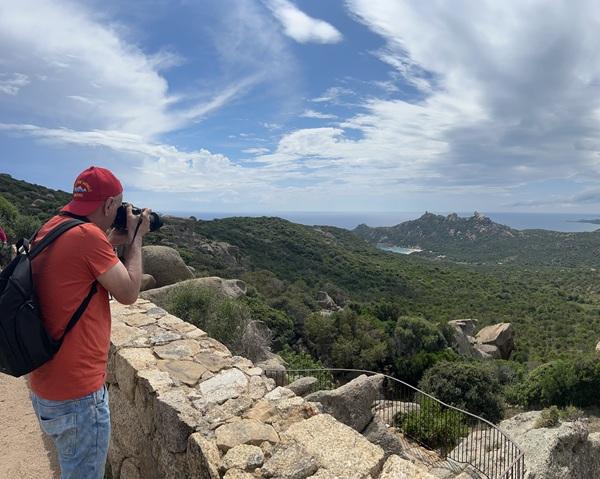 Vista sulla baia dei leoni di Roccapina durante un trasferimento privato VTC da Figari a Murtoli