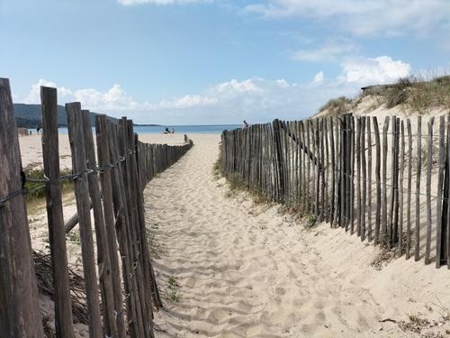 Blick auf die Bucht von Cupabia während eines privaten Transfers mit VTC in Porticcio