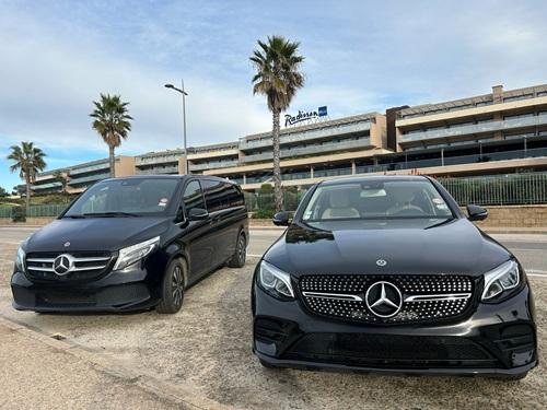 Furgone privato VTC e berlina a Porticcio per un servizio di pick-up presso l'hotel Radisson Blu Resort & Spa