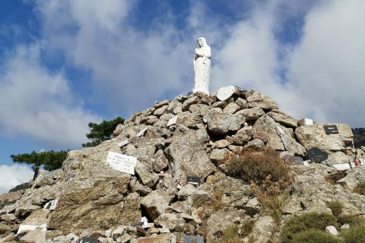 View of Notre-Dame des Neiges on the Col de Bavella (GR20 Sud) during a private VTC transfer from Ajaccio airport