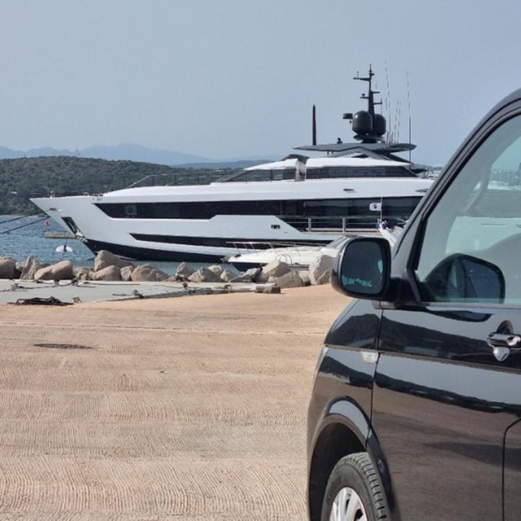 yacht limousine corsica